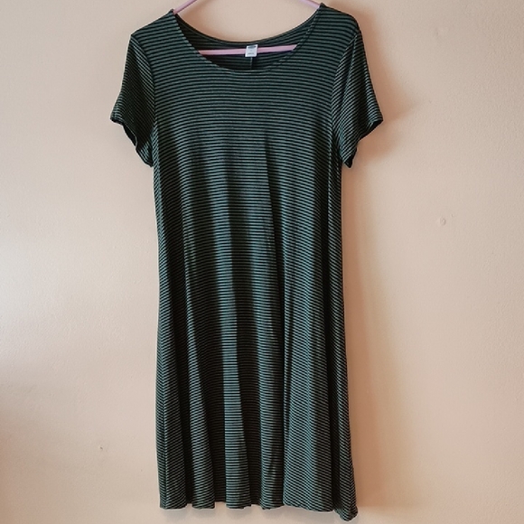 Old Navy Dresses & Skirts - Old Navy Green Striped Scoop Neck Mini Dress